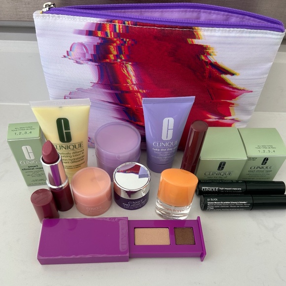 Clinique assorted travel size items - Picture 1 of 1